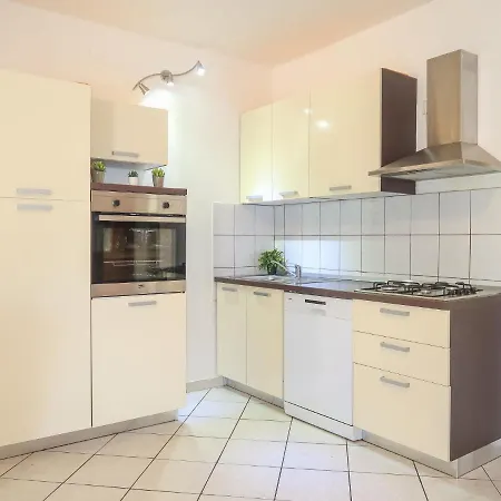 Domagoj - Mlk320 By Interhome Malinska