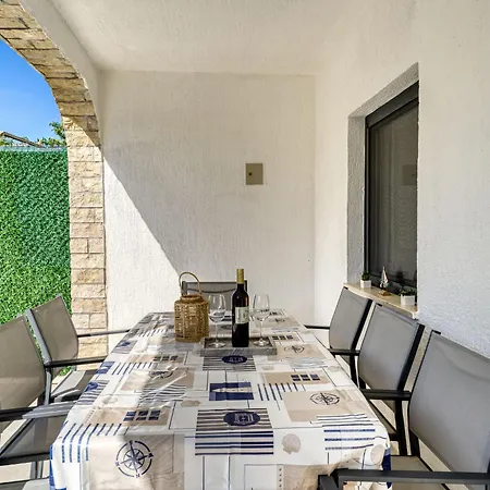 Domagoj By Interhome