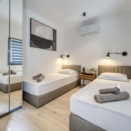 Domagoj By Interhome * Malinska