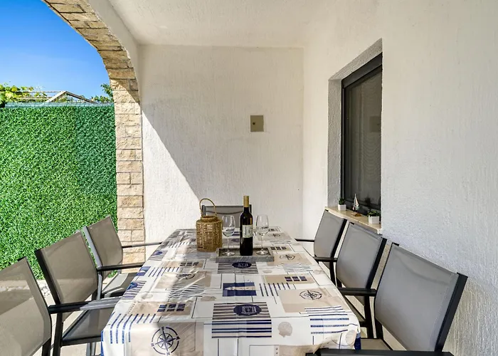 Domagoj By Interhome