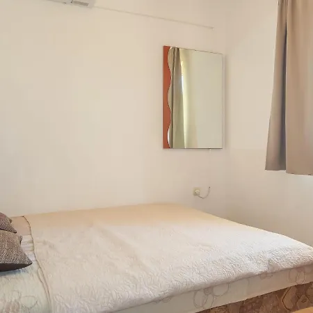 Domagoj - Mlk320 By Interhome
