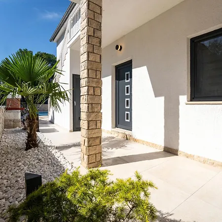 Дом отдыха Domagoj By Interhome Малинска