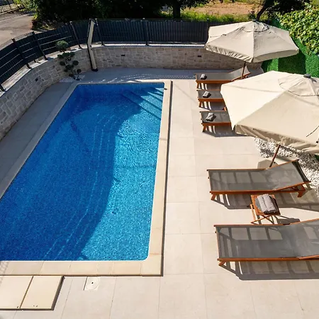 Domagoj By Interhome Malinska