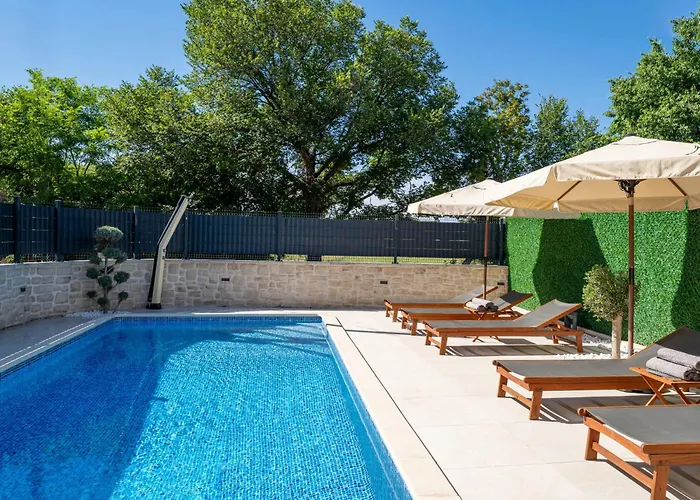 Domagoj By Interhome *